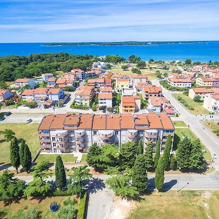Adriatic Apartments Fažana Exterior foto